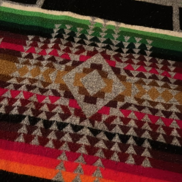 Vintage Pendleton Beaver State Aztec tribal print wool blanket 80 x 63 - Picture 3 of 11